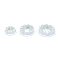 Load image into Gallery viewer, 3 Piece Set - Flower Shape Pastry Decorating Tools