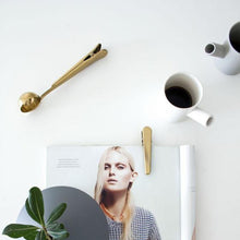 Load image into Gallery viewer, Cafe - Multifunction Coffee Scoop &amp; Clip
